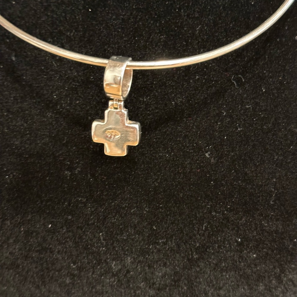 Sterling Silver Cross Pendant Choker Necklace - Classic Women's Jewelry - Picture 4 of 4